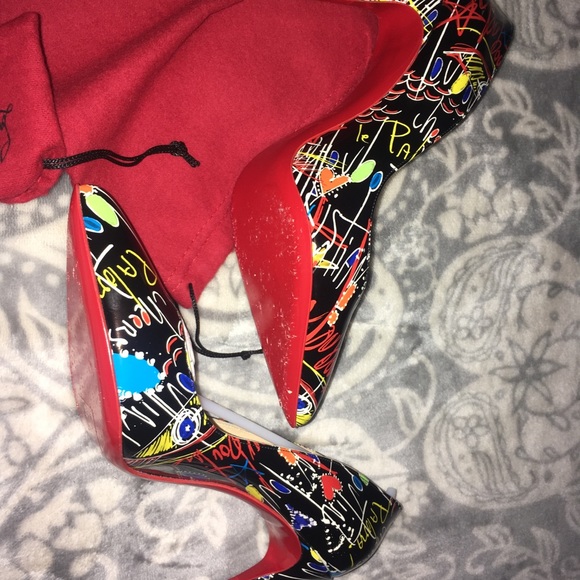 Red bottoms - Picture 1 of 4